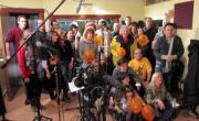 Inés Fonseca junto a 40 personas del mundo de la cultura de Cantabria graban una nueva canción contra el fracking